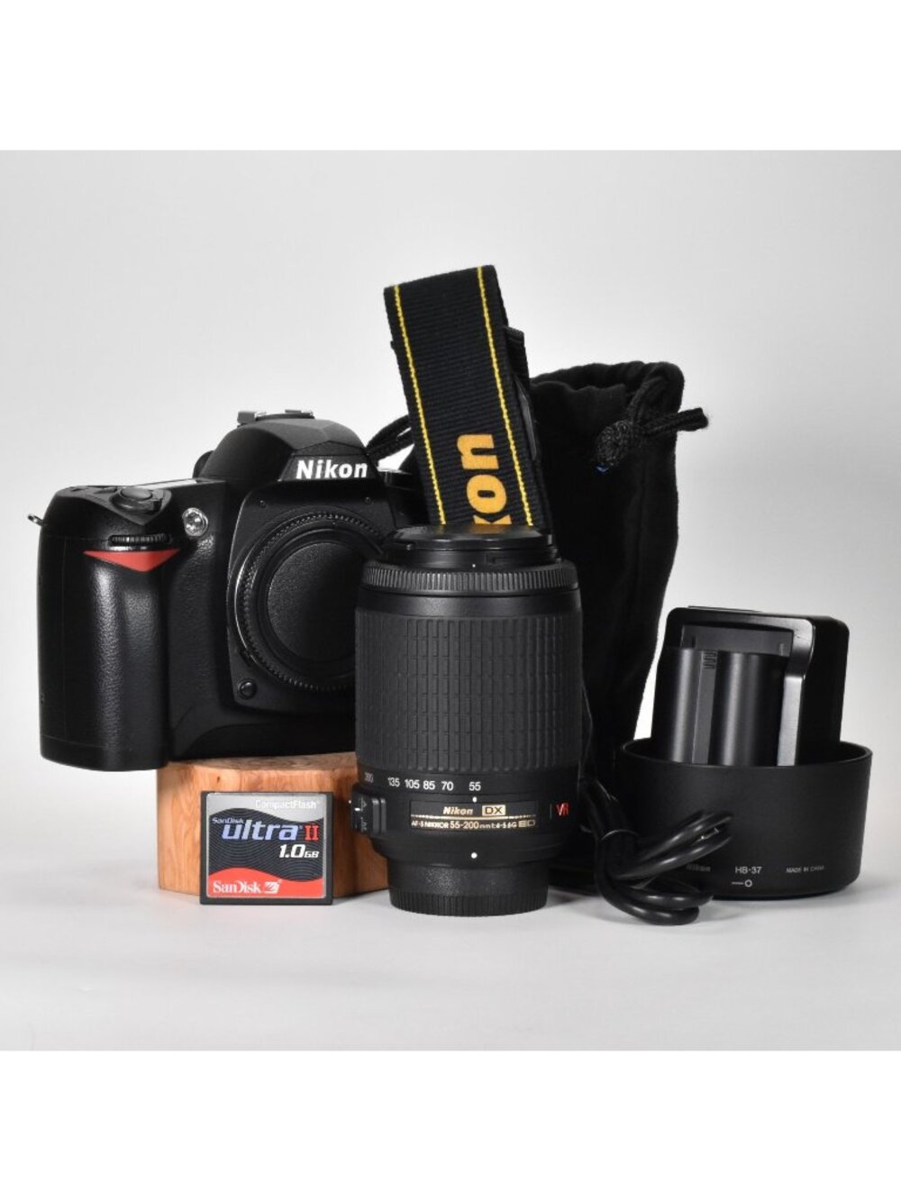 Nikon D70S DSLR Digital Camera 6.1MP Nikon AF-S DX 55-200mm Lens 1GB CF Card